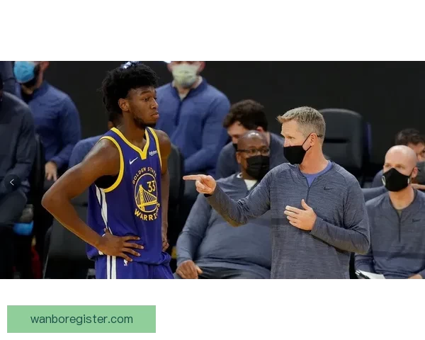 库里手臂被球迷拉拽科尔直言勇士争六七名已无可能