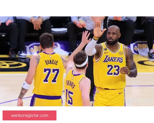 詹姆斯14中13创里程碑湖人七连胜击败火箭东契奇砍40分KD18分领衔表现